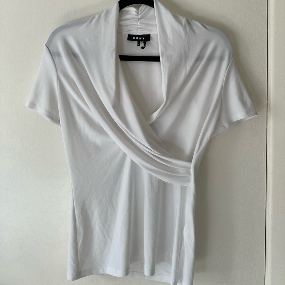 DKNY Small White Short Sleeve Side Ruche V-Neck Top
